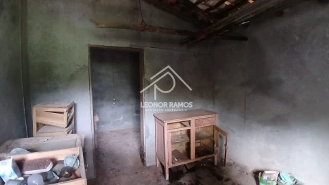 Moradia T4 para Venda em Santo Andre das Tojeiras
