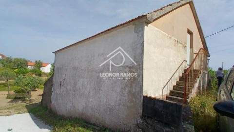 Moradia T4 para Venda em Santo Andre das Tojeiras