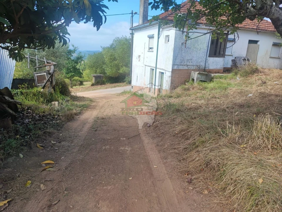 Moradia T3 para Venda em São Miguel, Santa Eufémia e Rabaçal Foto 3