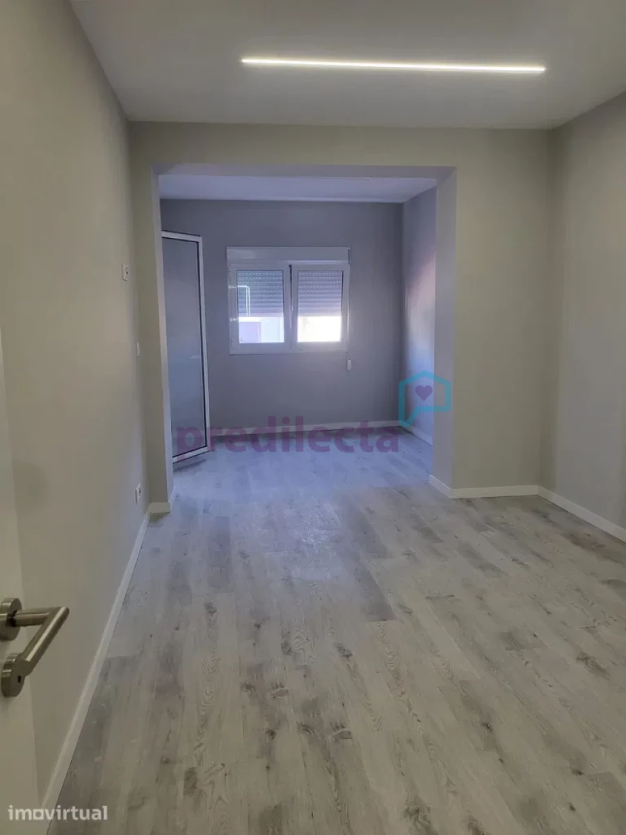 Apartamento T2 para Venda em Campanhã Foto 16