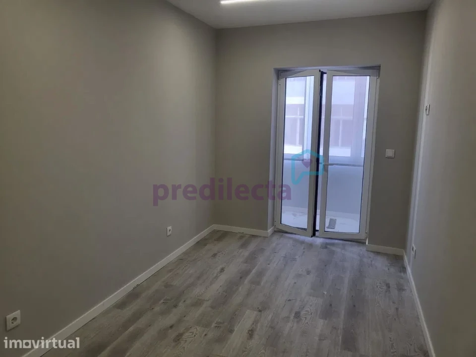 Apartamento T2 para Venda em Campanhã Foto 24