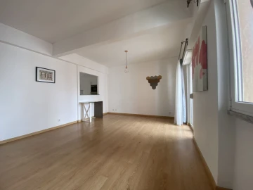 Apartamento T3 para Venda em Algés, Linda-A-Velha e Cruz Quebrada-Dafundo