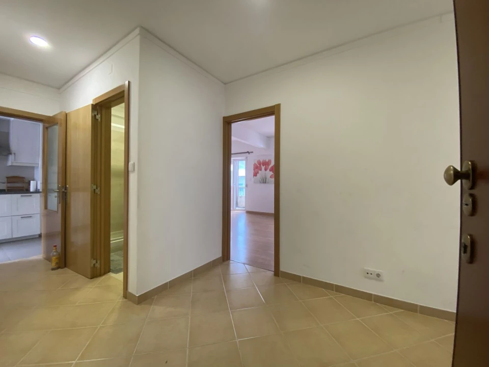 Apartamento T3 para Venda em Algés, Linda-A-Velha e Cruz Quebrada-Dafundo Foto 4