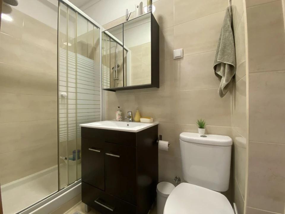 Apartamento T3 para Venda em Algés, Linda-A-Velha e Cruz Quebrada-Dafundo Foto 2