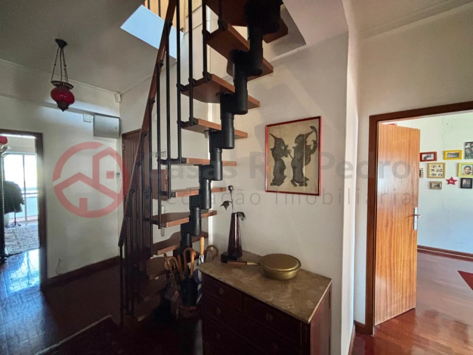 Apartamento T6 para Venda em Almada, Cova da Piedade, Pragal e Cacilhas Foto 6
