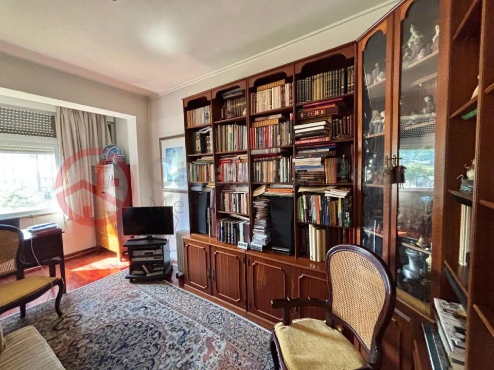 Apartamento T6 para Venda em Almada, Cova da Piedade, Pragal e Cacilhas Foto 9