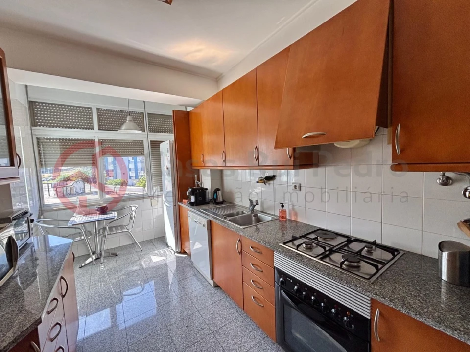 Apartamento T6 para Venda em Almada, Cova da Piedade, Pragal e Cacilhas Foto 25