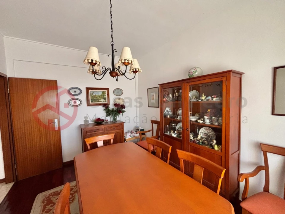 Apartamento T6 para Venda em Almada, Cova da Piedade, Pragal e Cacilhas Foto 29