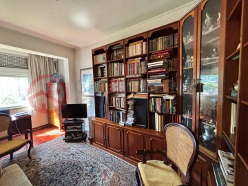 Apartamento T6 para Venda em Almada, Cova da Piedade, Pragal e Cacilhas
