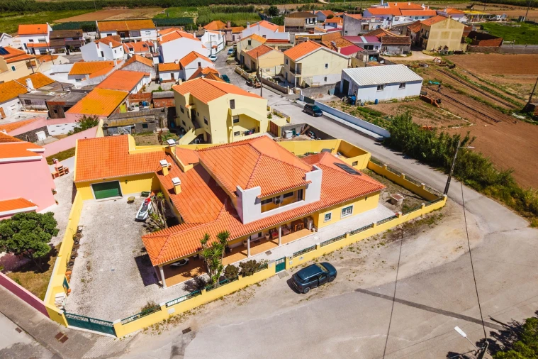 Moradia T5 para Venda em Atouguia da Baleia Foto 5