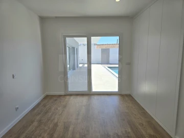 Moradia T4 para Venda em Nadadouro