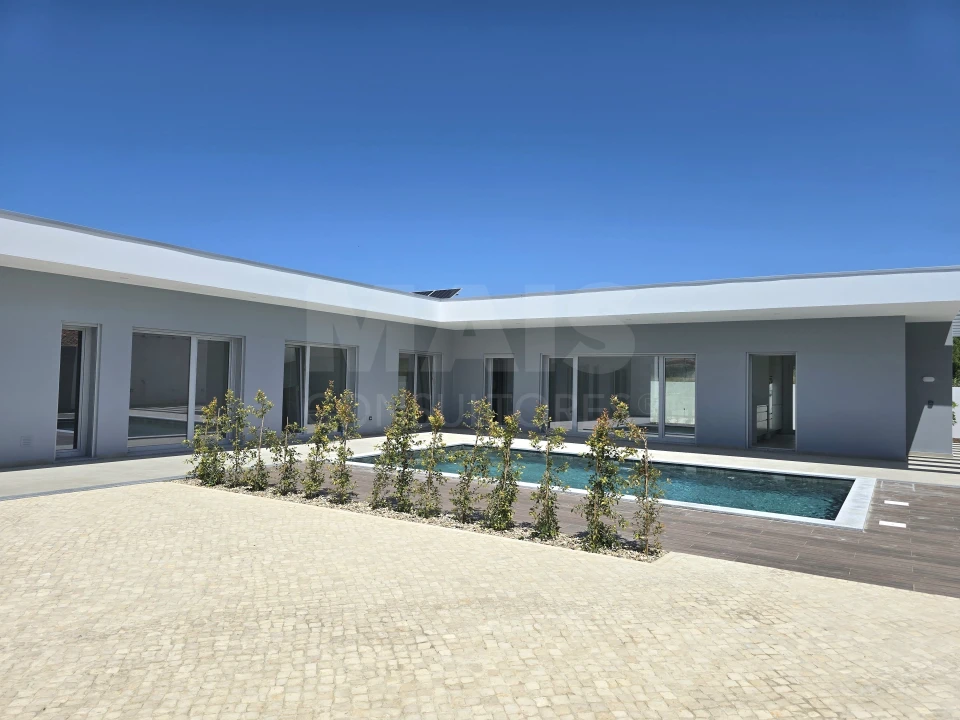 Moradia T4 para Venda em Nadadouro Foto 4