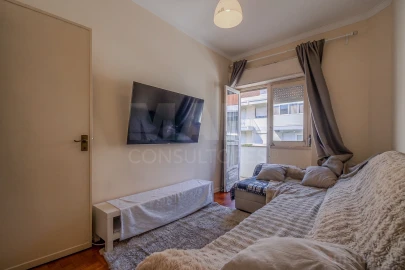 Apartamento T2 para Venda em Póvoa de Santo Adrião e Olival Basto