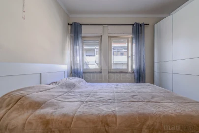 Apartamento T2 para Venda em Póvoa de Santo Adrião e Olival Basto