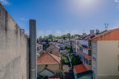 Apartamento T2 para Venda em Póvoa de Santo Adrião e Olival Basto