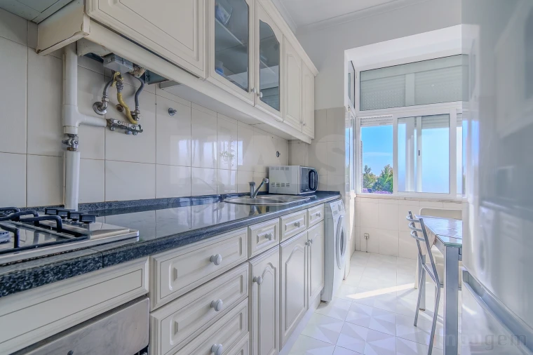 Apartamento T2 para Venda em Póvoa de Santo Adrião e Olival Basto Foto 2
