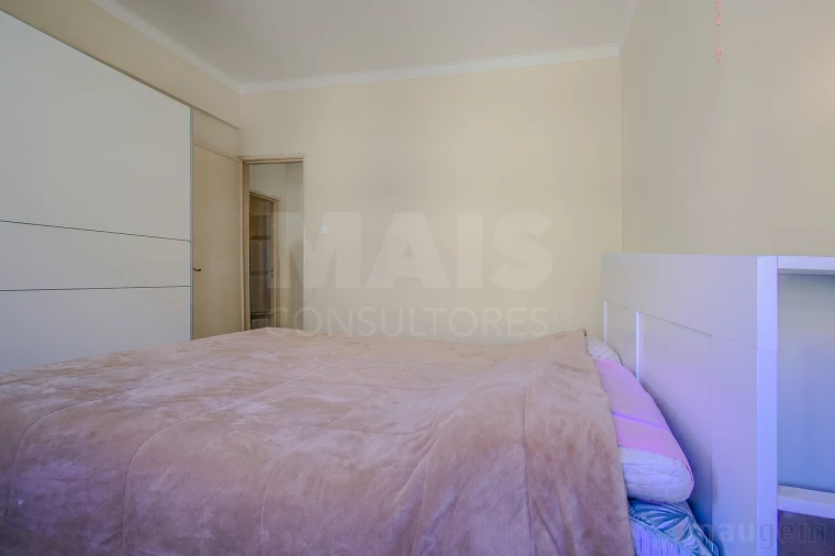 Apartamento T2 para Venda em Póvoa de Santo Adrião e Olival Basto Foto 9