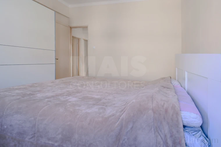 Apartamento T2 para Venda em Póvoa de Santo Adrião e Olival Basto Foto 10