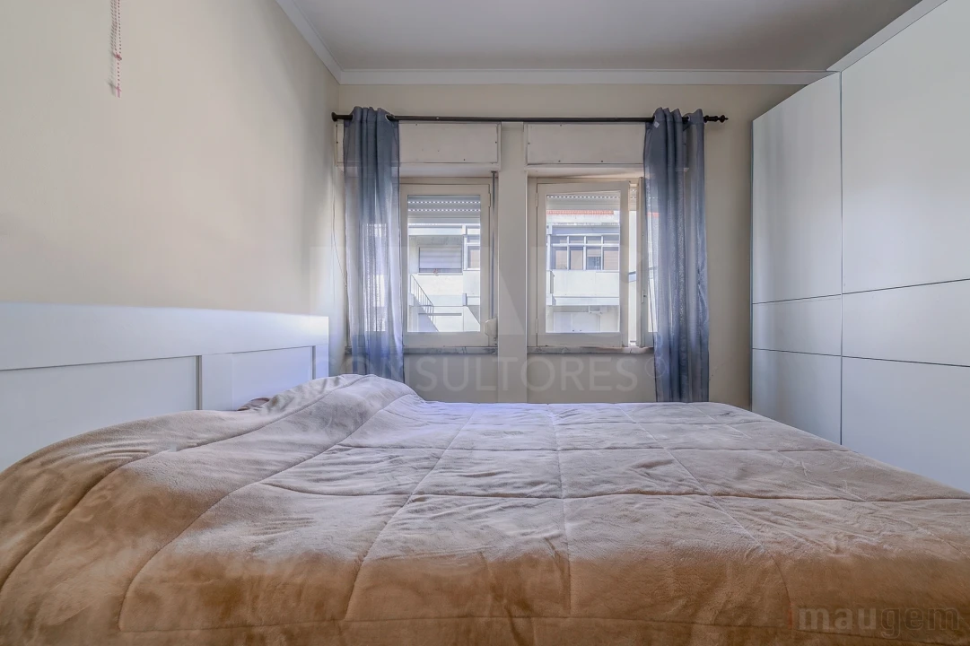 Apartamento T2 para Venda em Póvoa de Santo Adrião e Olival Basto Foto 7