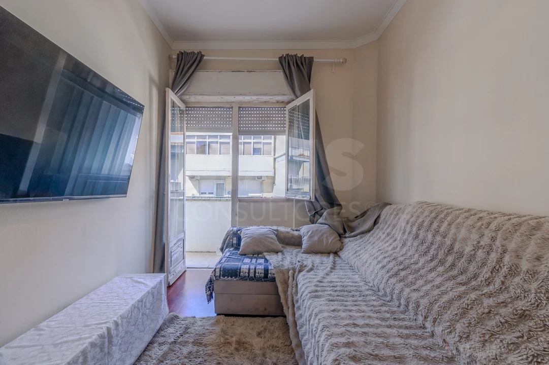Apartamento T2 para Venda em Póvoa de Santo Adrião e Olival Basto Foto 4