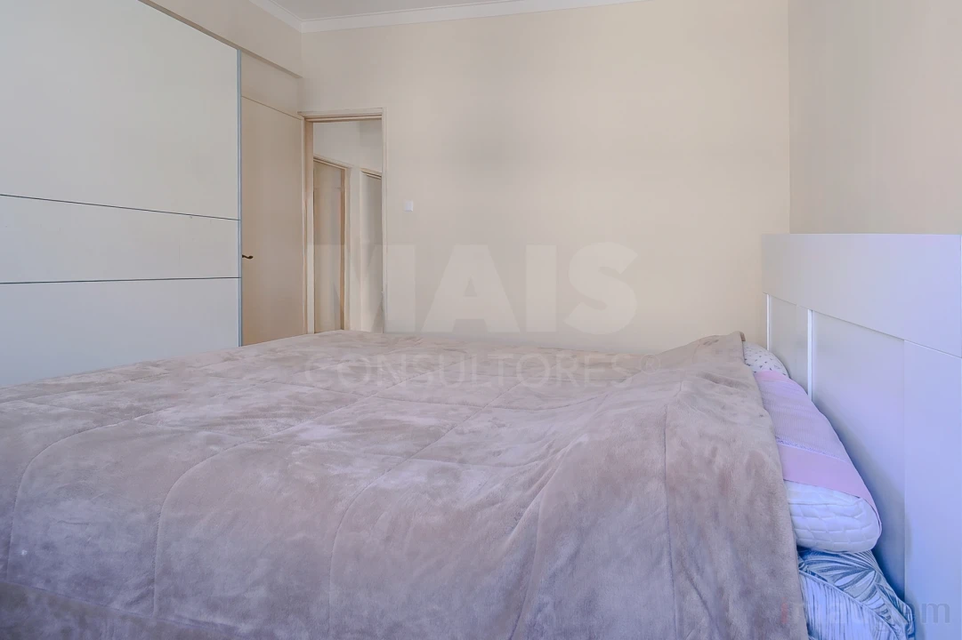 Apartamento T2 para Venda em Póvoa de Santo Adrião e Olival Basto Foto 10