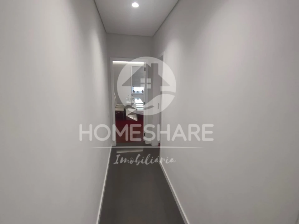 Apartamento T2 para Venda em Campo e Sobrado Foto 9