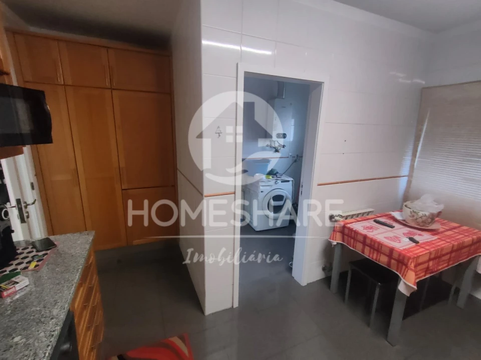Apartamento T2 para Venda em Campo e Sobrado Foto 6
