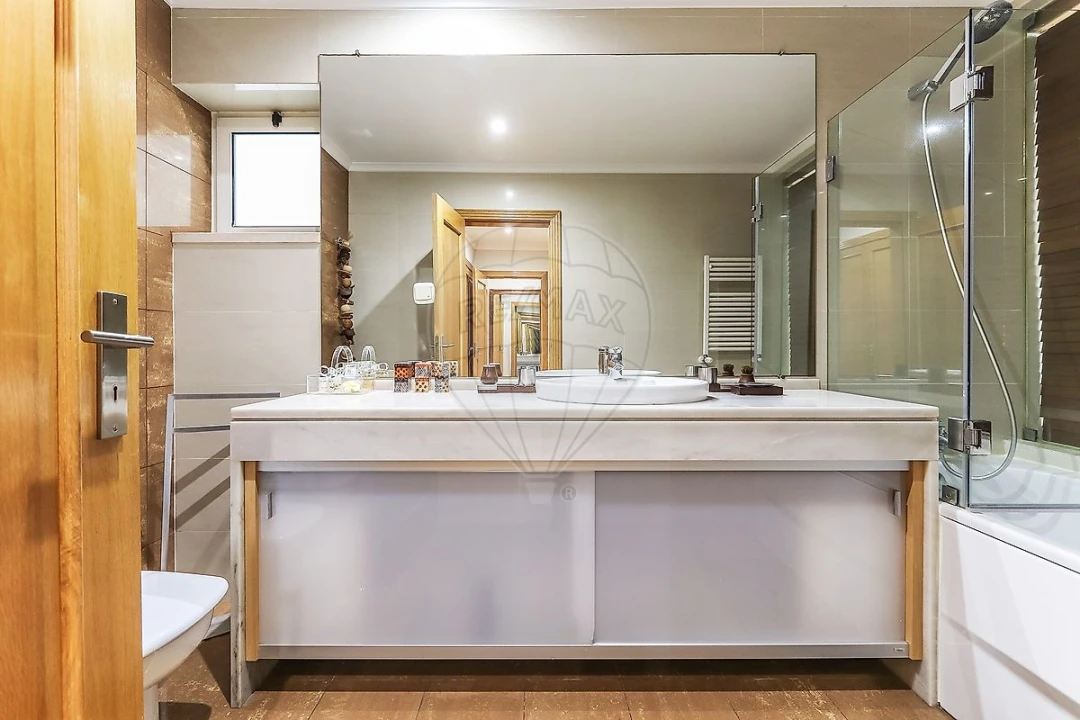 Apartamento T1 para Venda em Carcavelos e Parede Foto 11