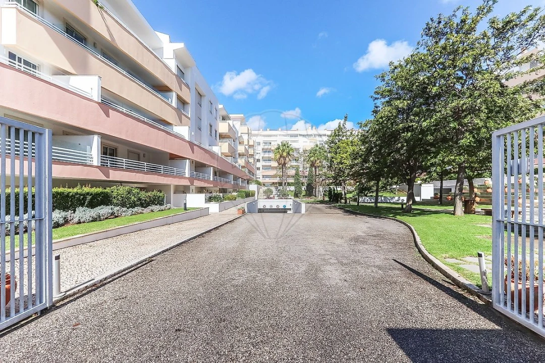 Apartamento T1 para Venda em Carcavelos e Parede Foto 6