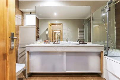 Apartamento T1 para Venda em Carcavelos e Parede
