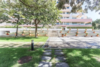 Apartamento T1 para Venda em Carcavelos e Parede