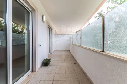 Apartamento T1 para Venda em Carcavelos e Parede