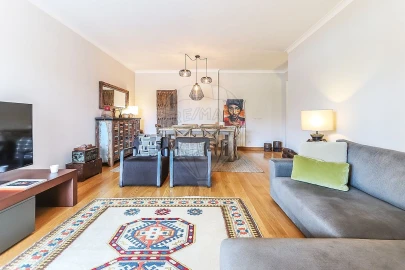 Apartamento T1 para Venda em Carcavelos e Parede