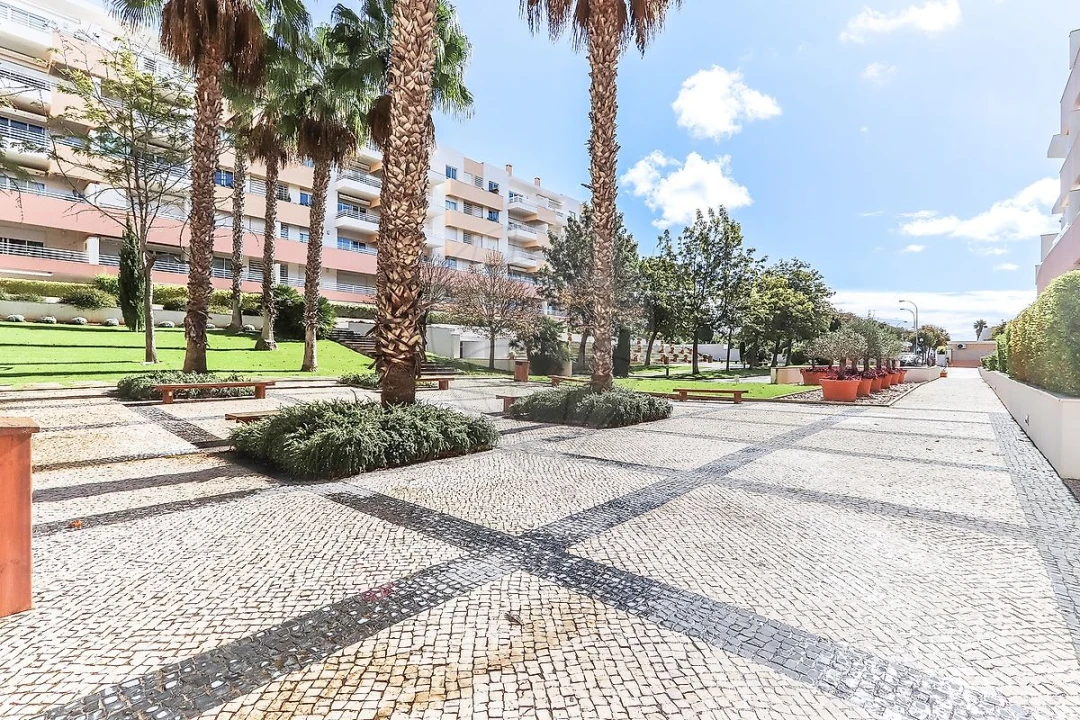 Apartamento T1 para Venda em Carcavelos e Parede Foto 9