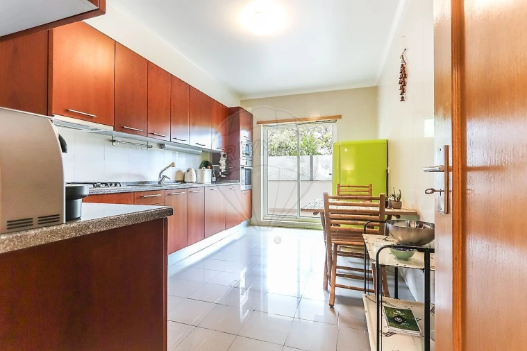 Apartamento T1 para Venda em Carcavelos e Parede Foto 12