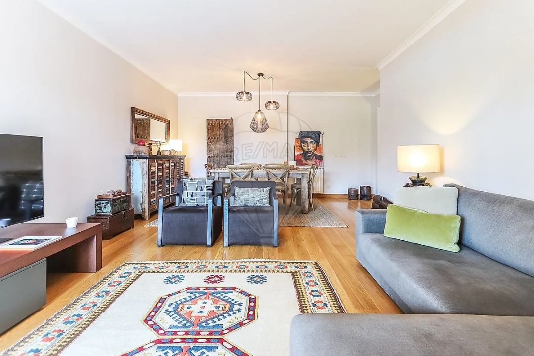 Apartamento T1 para Venda em Carcavelos e Parede Foto 13