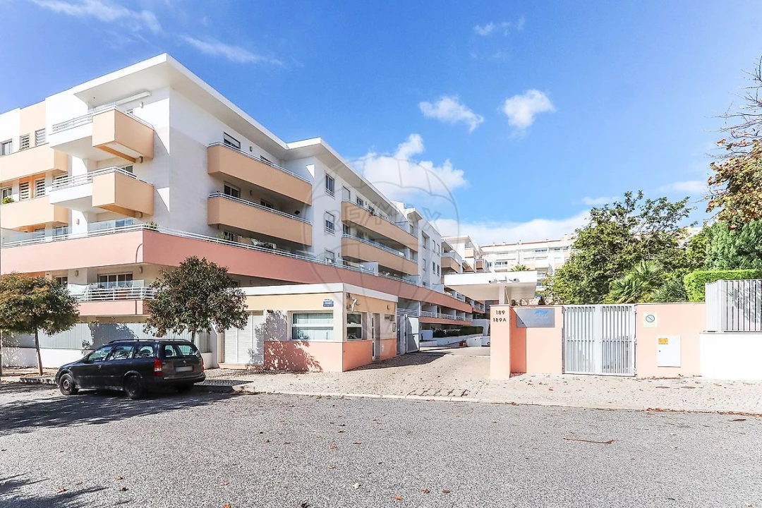 Apartamento T1 para Venda em Carcavelos e Parede Foto 19