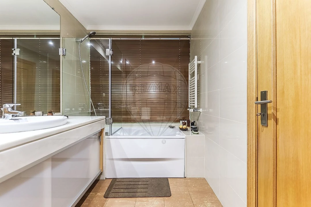 Apartamento T1 para Venda em Carcavelos e Parede Foto 14