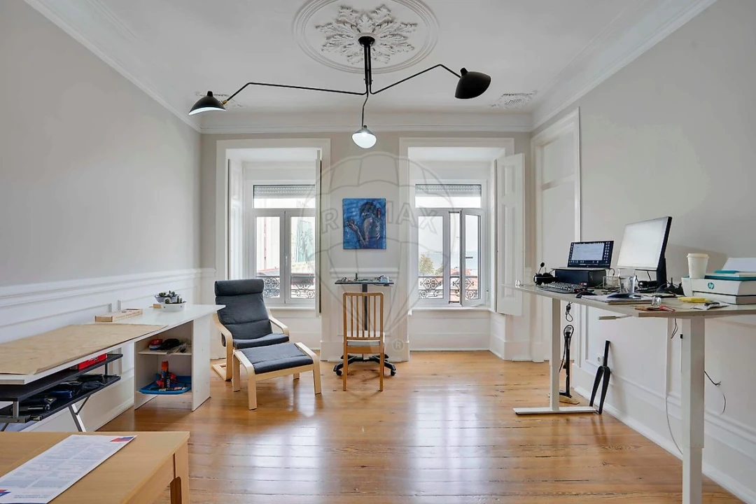 Apartamento T2 para Venda em Beato Foto 4