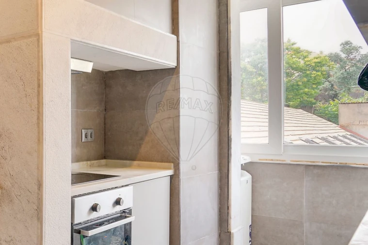 Apartamento T2 para Venda em Beato Foto 12