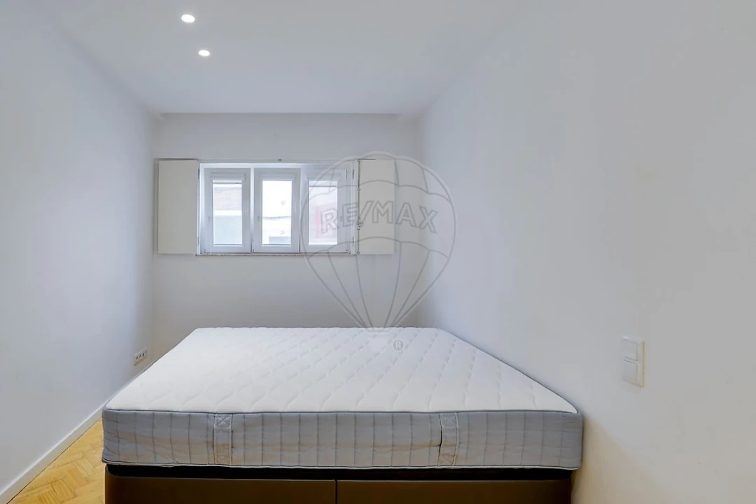 Apartamento T2 para Venda em Santo António Foto 13