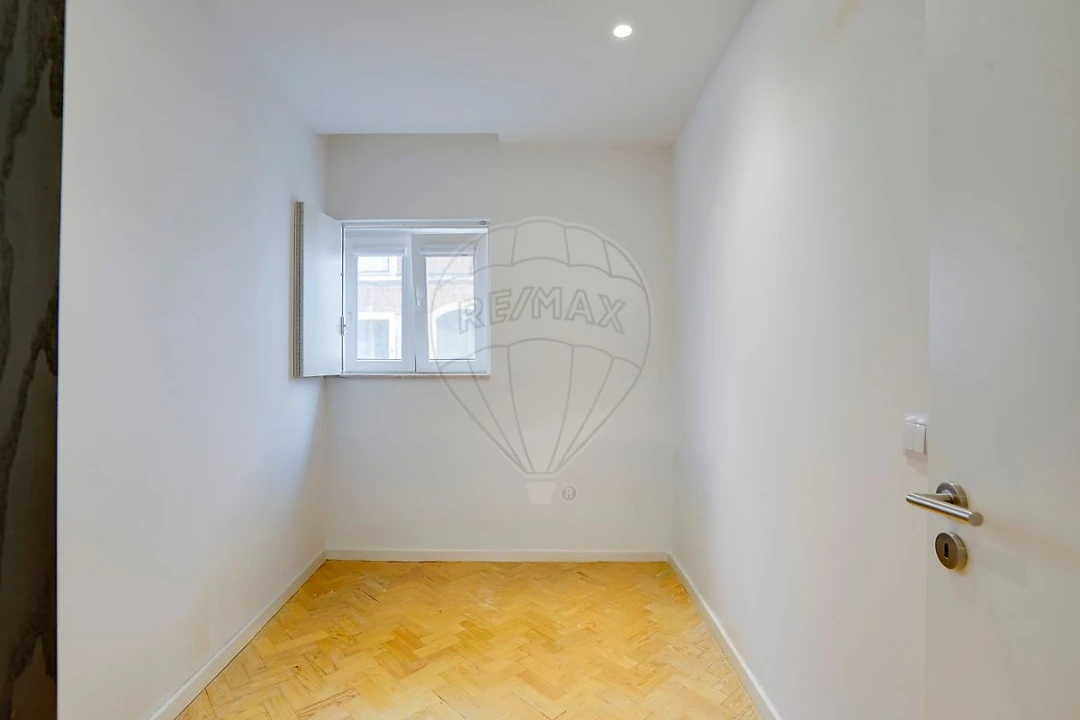 Apartamento T2 para Venda em Santo António Foto 16