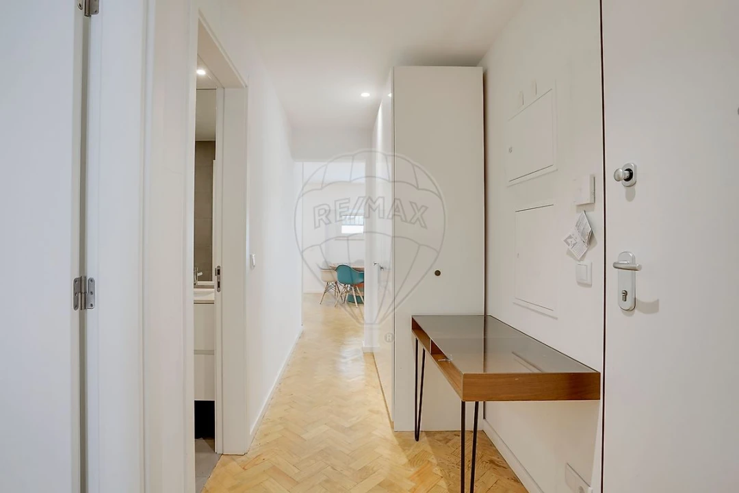 Apartamento T2 para Venda em Santo António Foto 18