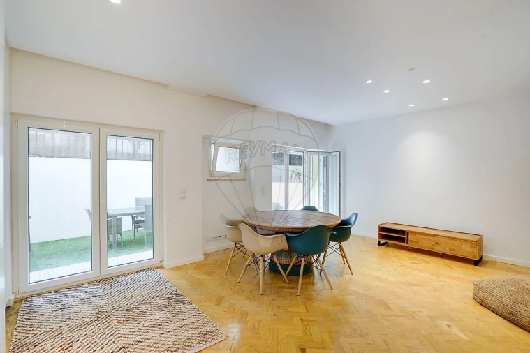 Apartamento T2 para Venda em Santo António Foto 7