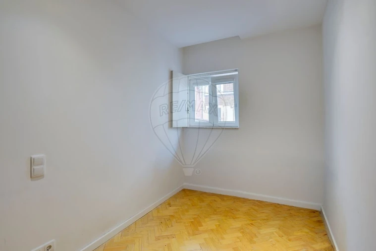 Apartamento T2 para Venda em Santo António Foto 19