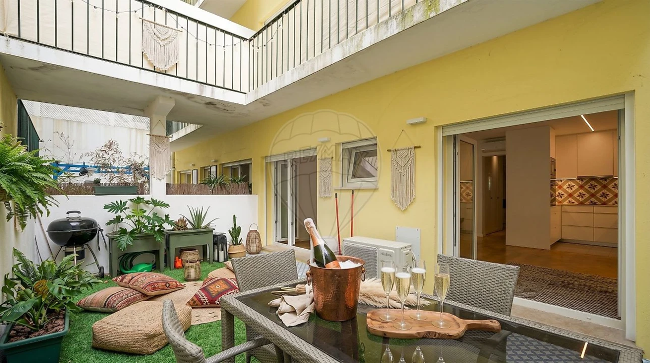 Apartamento T2 para Venda em Santo António Foto 25