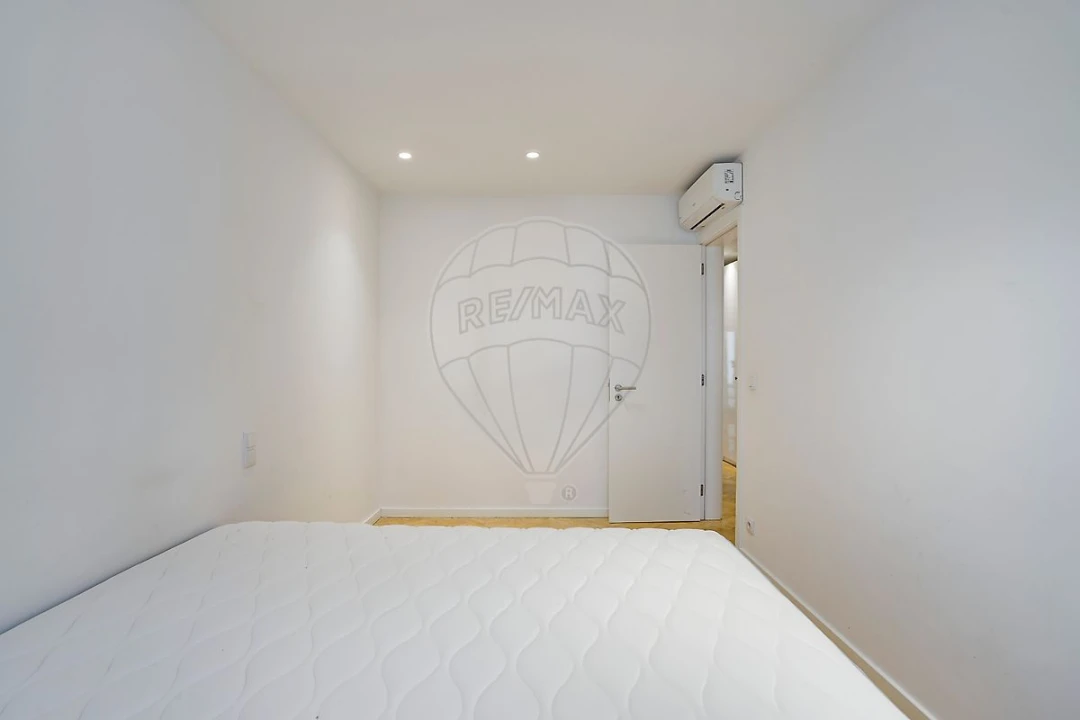 Apartamento T2 para Venda em Santo António Foto 15