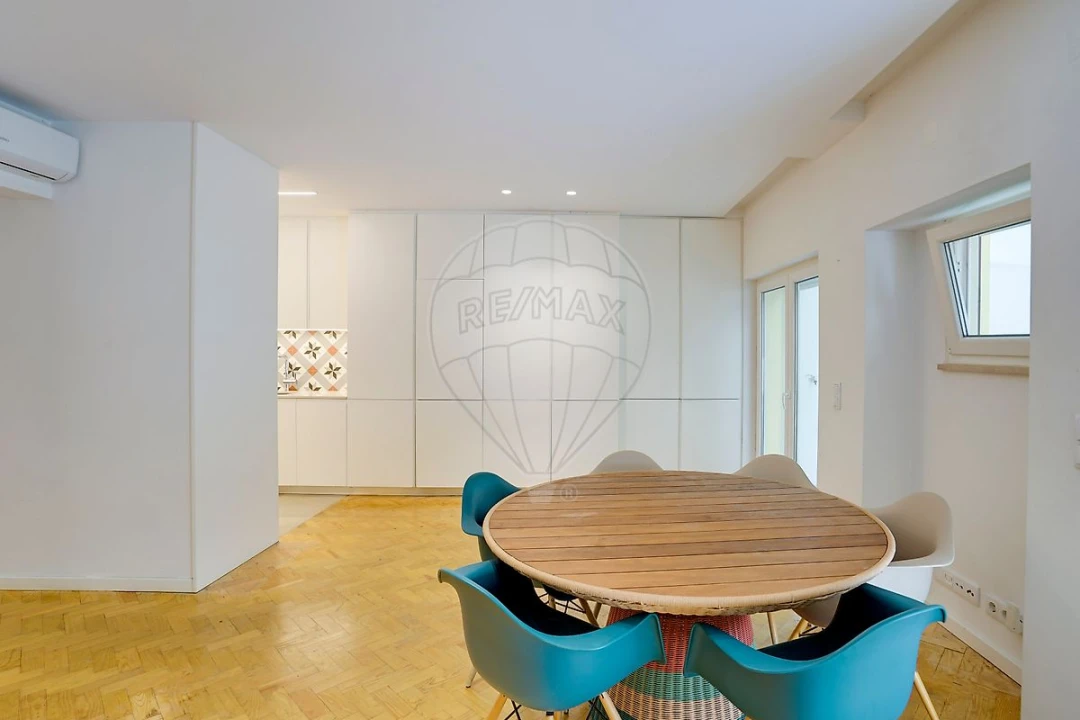 Apartamento T2 para Venda em Santo António Foto 29