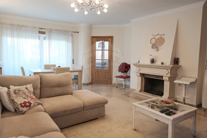 Apartamento T3 para Venda em Marvila, Ribeira Santarém, São Salvador, São Nicolau