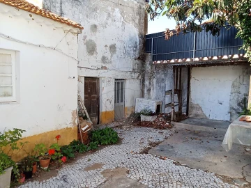 Moradia T6 para Venda em Ota